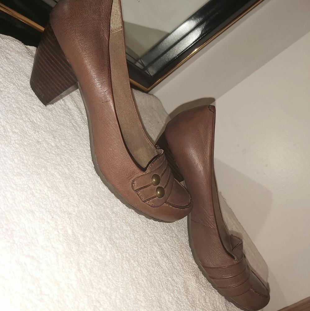 Brown leather office heels